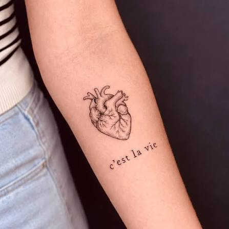 Exemplo de tatuagem: Fine Line